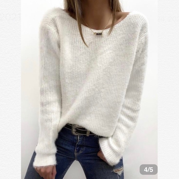 White V-Neck Loose Sweater - Picture 4 of 6